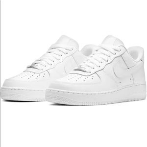 NEW IN BOX MENS NIKE AIR FORCE ONE!!!!